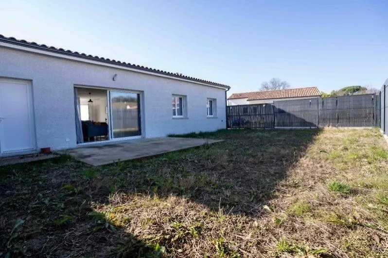 La Maison Turquoise Giroussens 0*,  Frankrijk