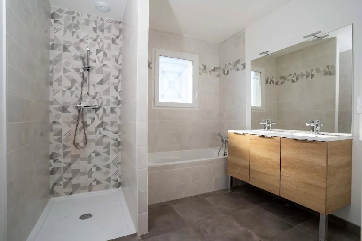 La Maison Turquoise Giroussens 0*,